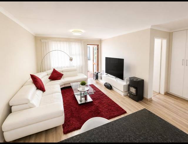 1 BEDROOM APARTMENT FOR SALE IN SANDOWN
